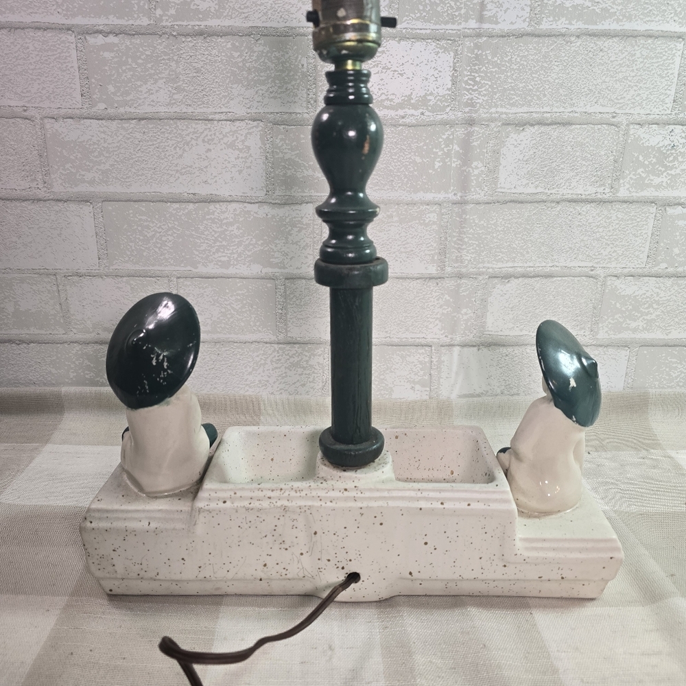 Vintage MCM Leviton Table Lamp Green White Porcelain Asian 2 Figures with Hats - Picture 5 of 11